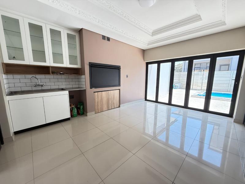 5 Bedroom Property for Sale in Tafelzicht Western Cape
